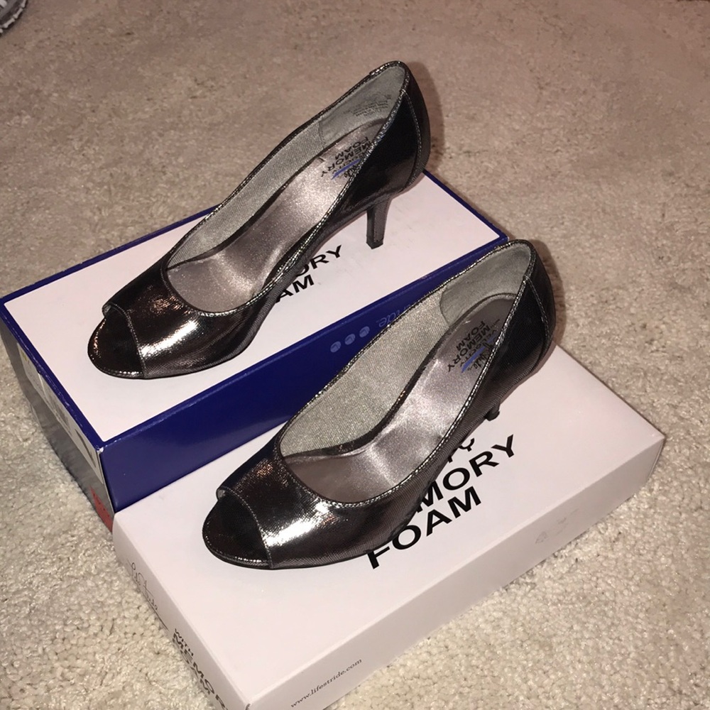 LifeStride memory foam pumps! 7M. Like new!